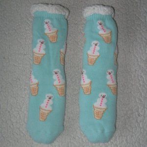 Old Navy Snowman Slipper Socks with Grippers